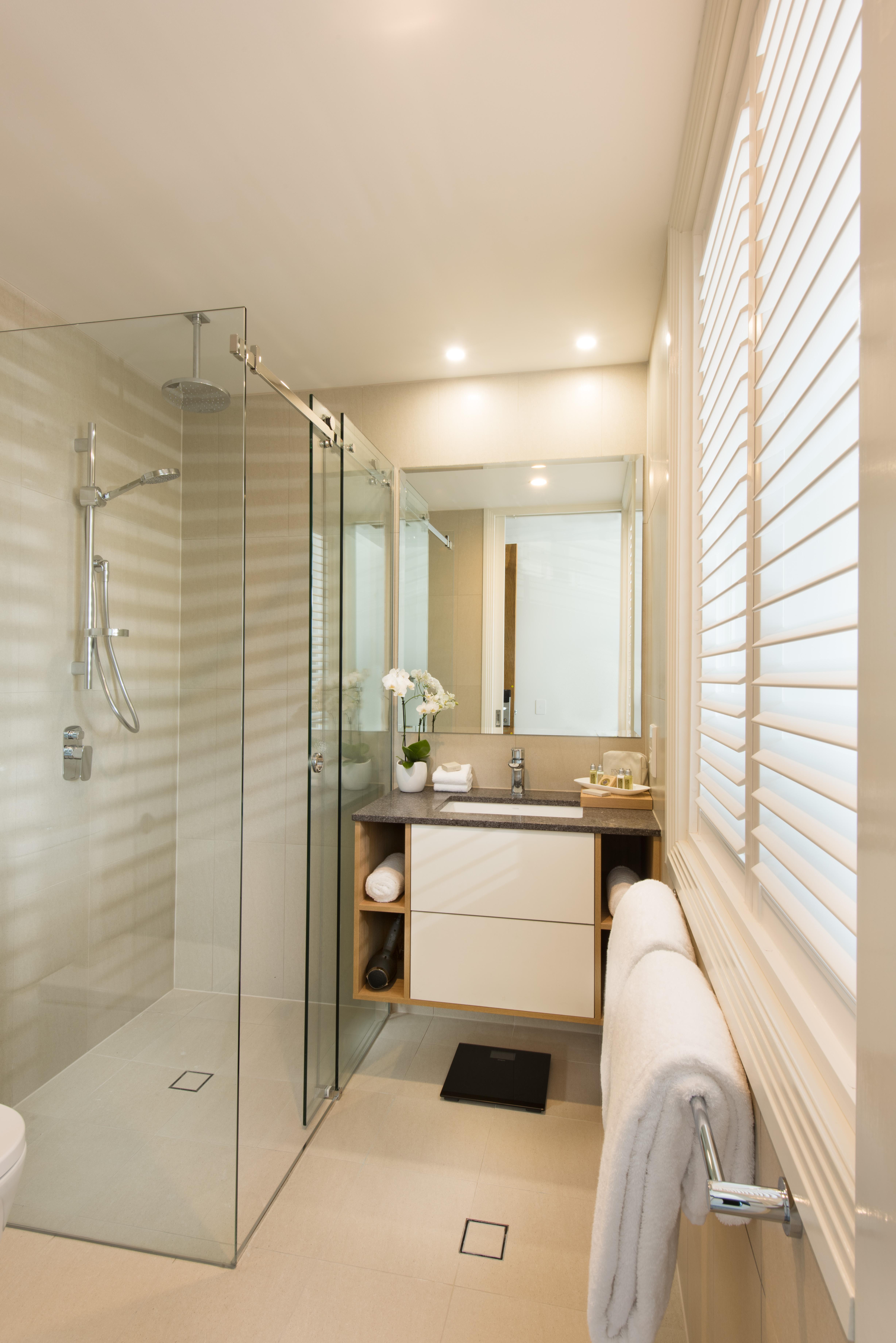 Heart Hotel And Gallery Whitsundays Еърли Бийч Екстериор снимка
