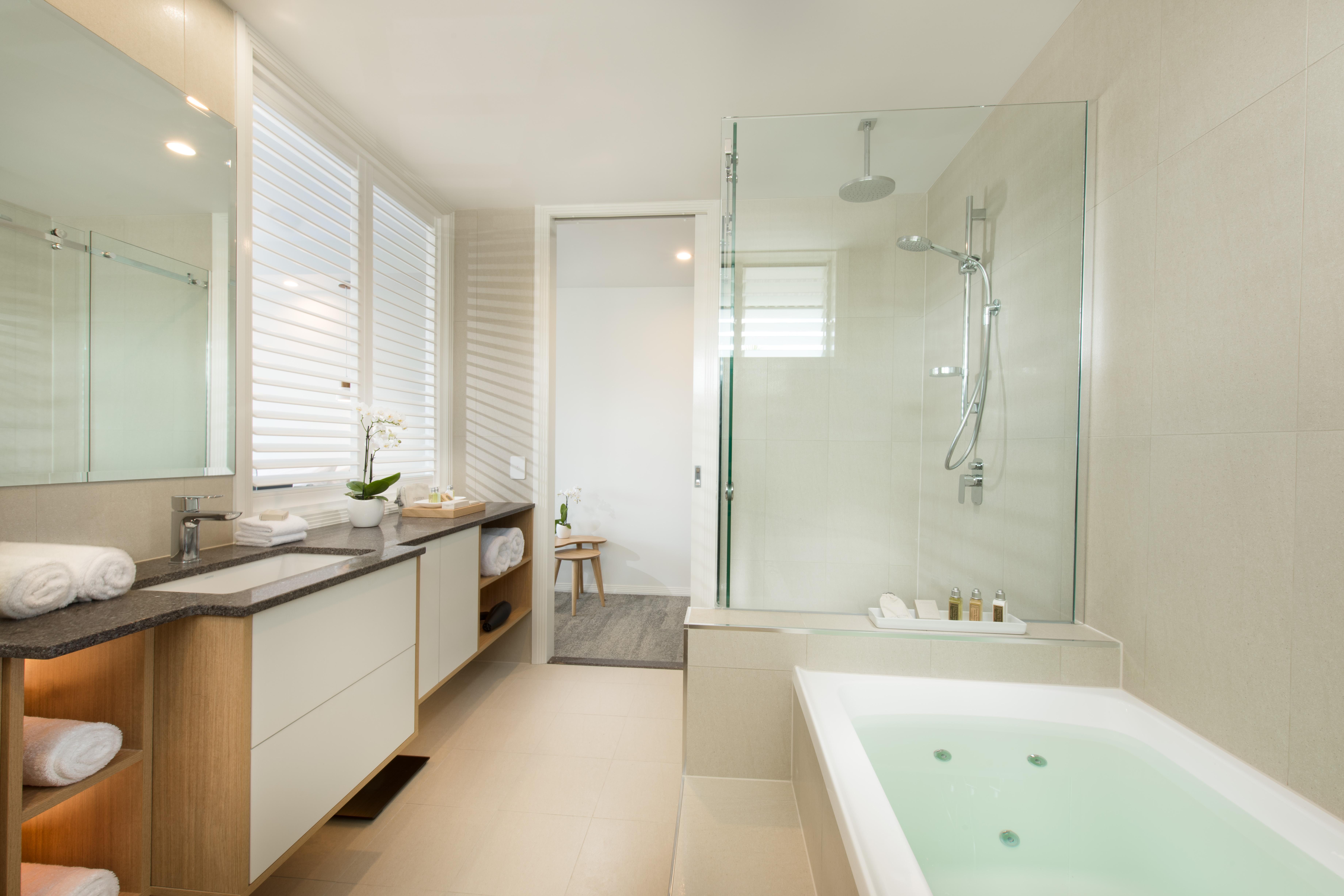 Heart Hotel And Gallery Whitsundays Еърли Бийч Екстериор снимка