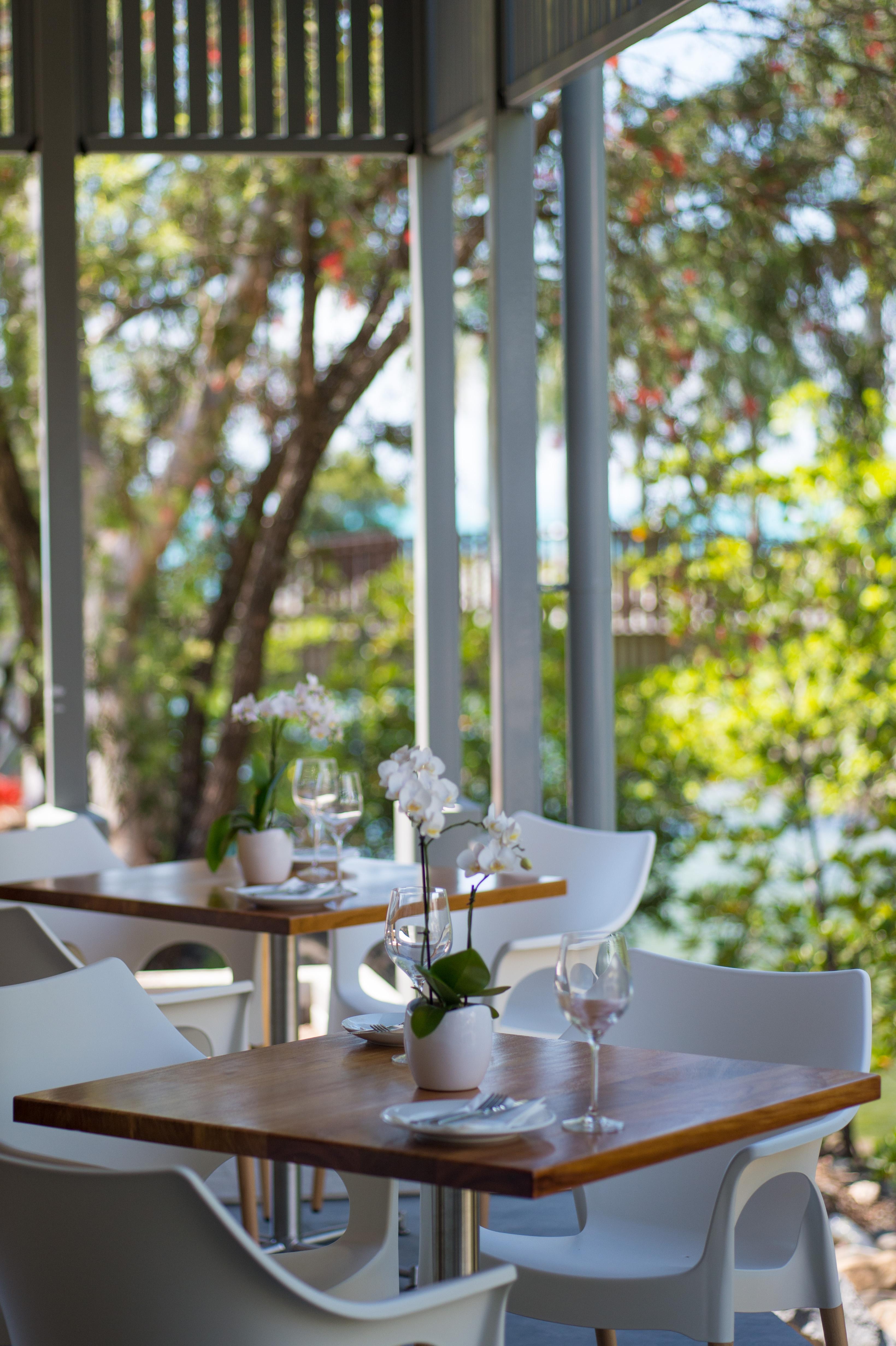 Heart Hotel And Gallery Whitsundays Еърли Бийч Екстериор снимка